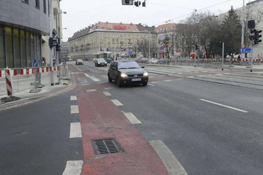 Przejście dla pieszych na Świdnickiej we Wrocławiu