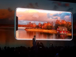 Duży wyświetlacz i świetny aparat - to niektóre przewagi konkurencyjne smartfonów Huawei Mate 20