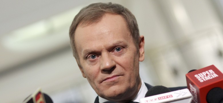 Tusk: Fałszywe alarmy bombowe to łajdactwo