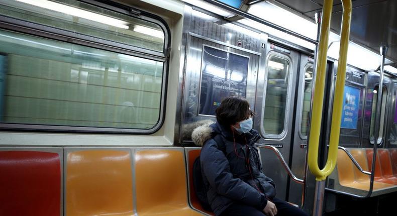 mask respirator coronavirus new york city subway