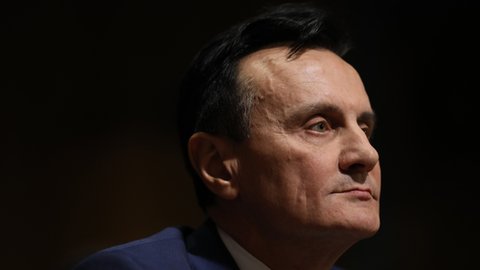 Pascal Soriot, prezes koncernu AstraZeneca, przytoczył nowe wyniki badań nad szczepionkami, z których wynika, że skuteczność "Astry" i Pfizera nie różnią się zanadto.
