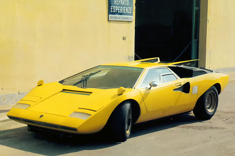 Legendy pod lupą: Lamborghini Countach – król supersportów