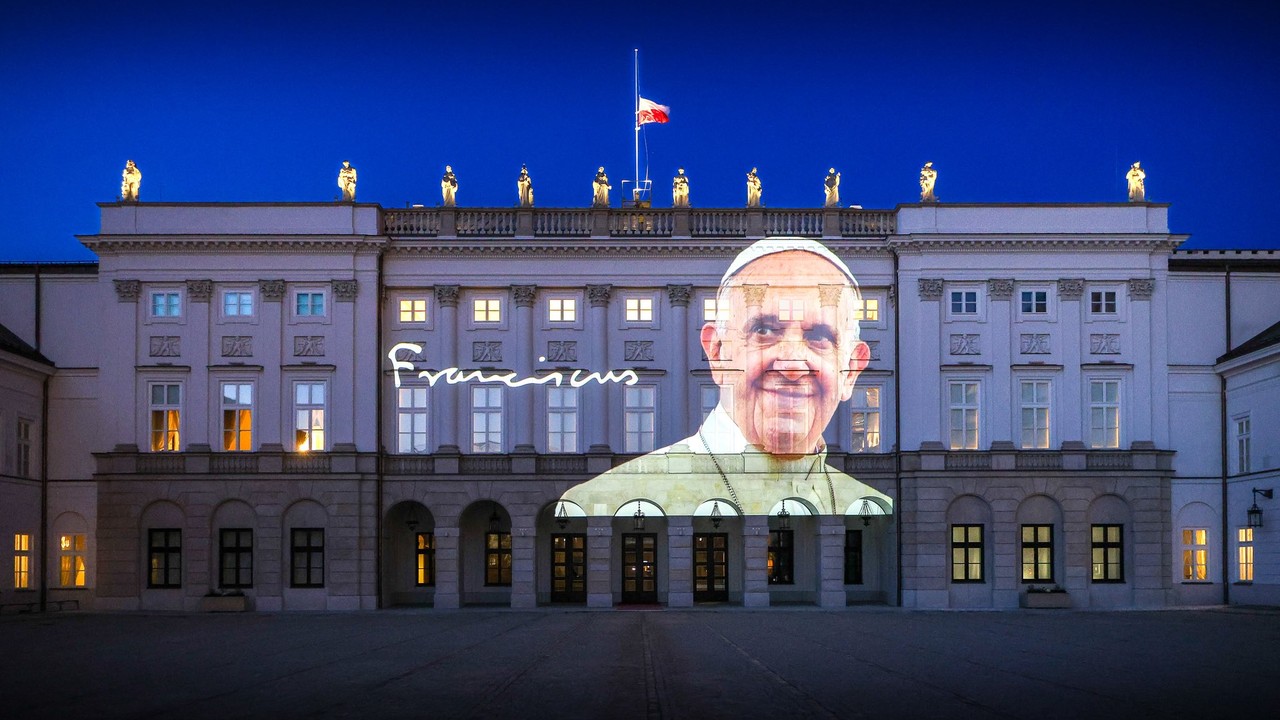 Polacy uczcili pamięć papieża Franciszka. Tak przebiegała żałoba narodowa