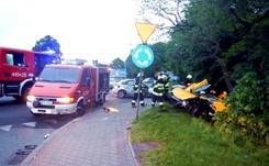 McLarena za 1,2 mln zł roztrzaskał na drzewie. Zdjęcia i wideo z dramatycznego wypadku w Krapkowicach