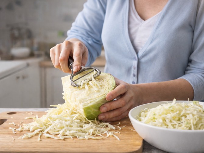 Zaboravite na sečenje nožem, jednim potezom do savršene kupus salate