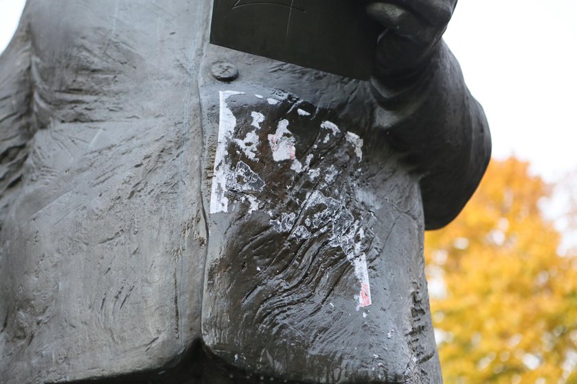 Katowice. Zniszczenie pomnika gen. Jerzego Ziętka