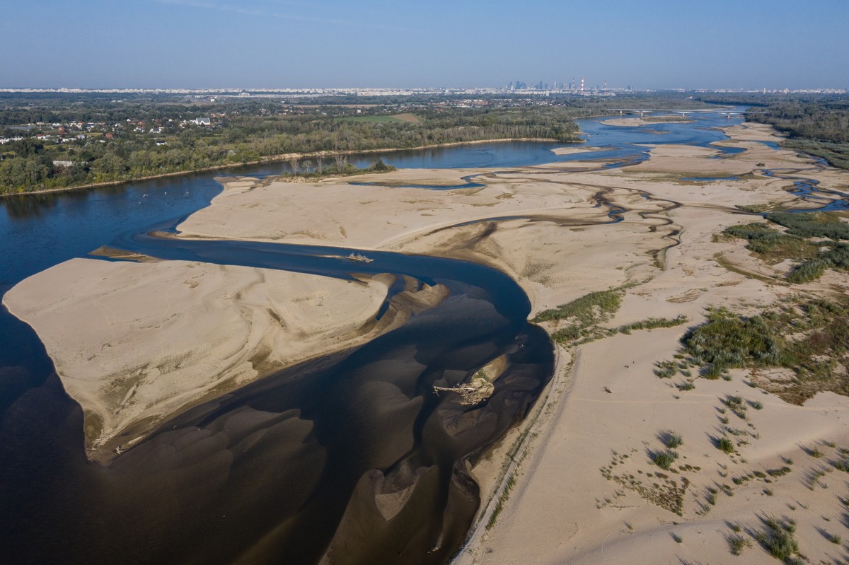 Wisła wysycha. Hydrolodzy przewidują spadek do 20 cm głębokości