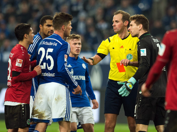 Liga niemiecka: Klaas-Jan Huntelaar zawieszony na sześć meczów