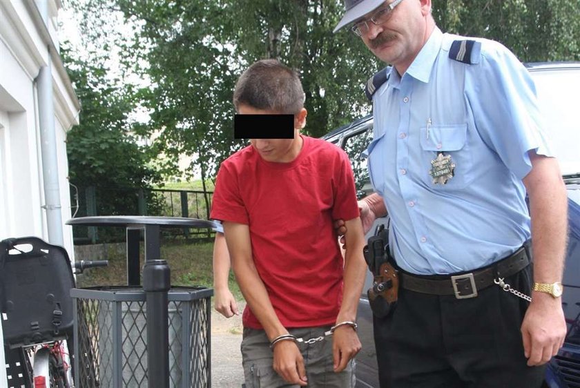 W miejscowości Dąbcze koło Leszna (woj. wielkopolskie) znaleziono ciało 14-letniej dziewczyny. Policja aresztowała już 16-letniego kolegę denatki