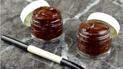 Homemade chocolate lip gloss