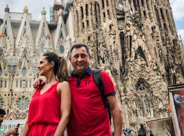 Voditelja (62) "Granda" OČARALA 17 GODINA MLAĐA DOKTORKA: Organizovali intimno venčanje, on se pred gostima pojavio u PAPUČAMA! 