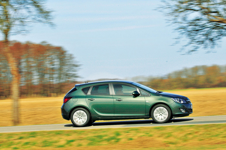 Focus kontra Astra i Golf: sprawdzamy czy Ford wyprzedzi konkurencję?