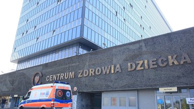 Dyrektor Centrum Zdrowia Dziecka: stan afgańskiego chłopca jest agonalny, zgon nie został stwierdzony