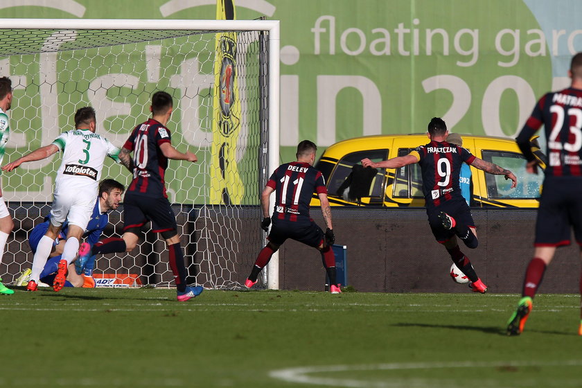 Pilka nozna. Ekstraklasa. Pogon Szczecin - Lechia Gdansk. 22.04.2017