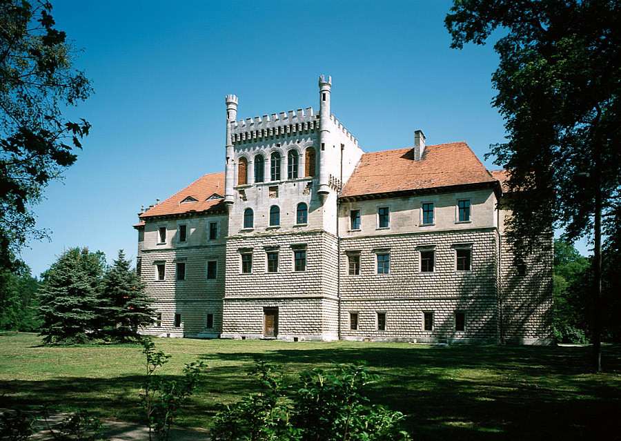 Zespół pałacowo-parkowy w Książu Wielkim