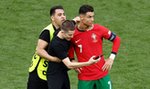 Kibic z telefonem czy szaleniec z nożem? Obawy o Ronaldo. Ważny apel