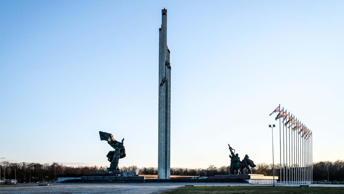 To koniec sowieckich pomników w Łotwie. Rosjanie protestują 