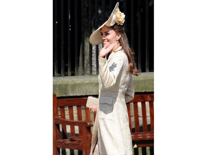 Księżna Catherine na ślubie Zary Phillips, wnuczki królowej Elżbiety II