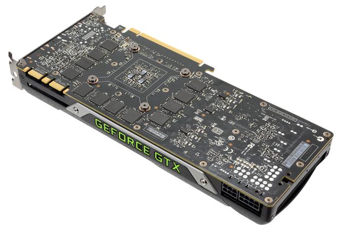 GeForce GTX Titan X wyposażony został aż w 12 GB pamięci RAM o przepustowości 328 GB/s.