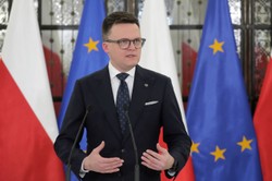 Hołownia: Kaczyński bije dzisiaj w bębenek rosyjskiej propagandy