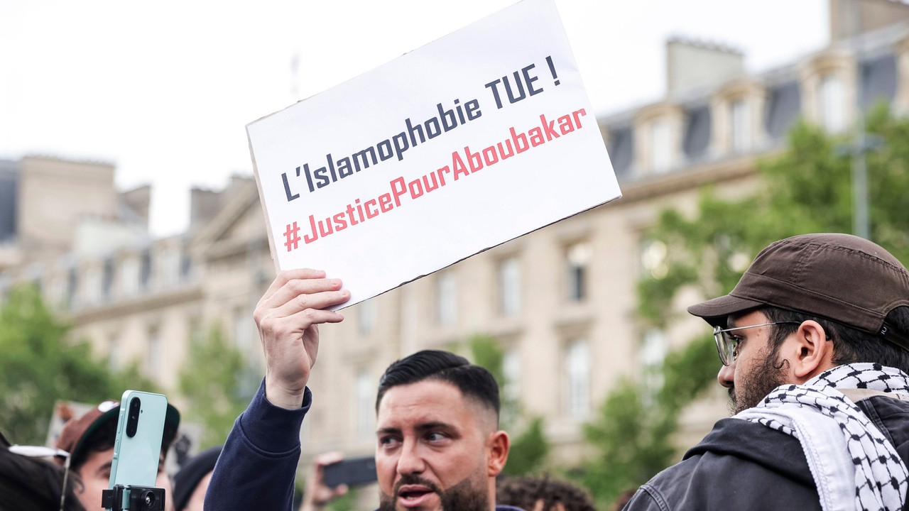Zabójstwo jako akt terroryzmu. Pierwsze takie śledztwo w historii Francji. "To, co się dzieje, wymyka się naszej kontroli"