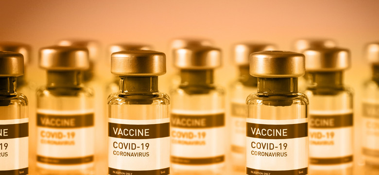 Na piątą dawkę szczepionki przeciw COVID-19 zarejestrowało się w weekend...