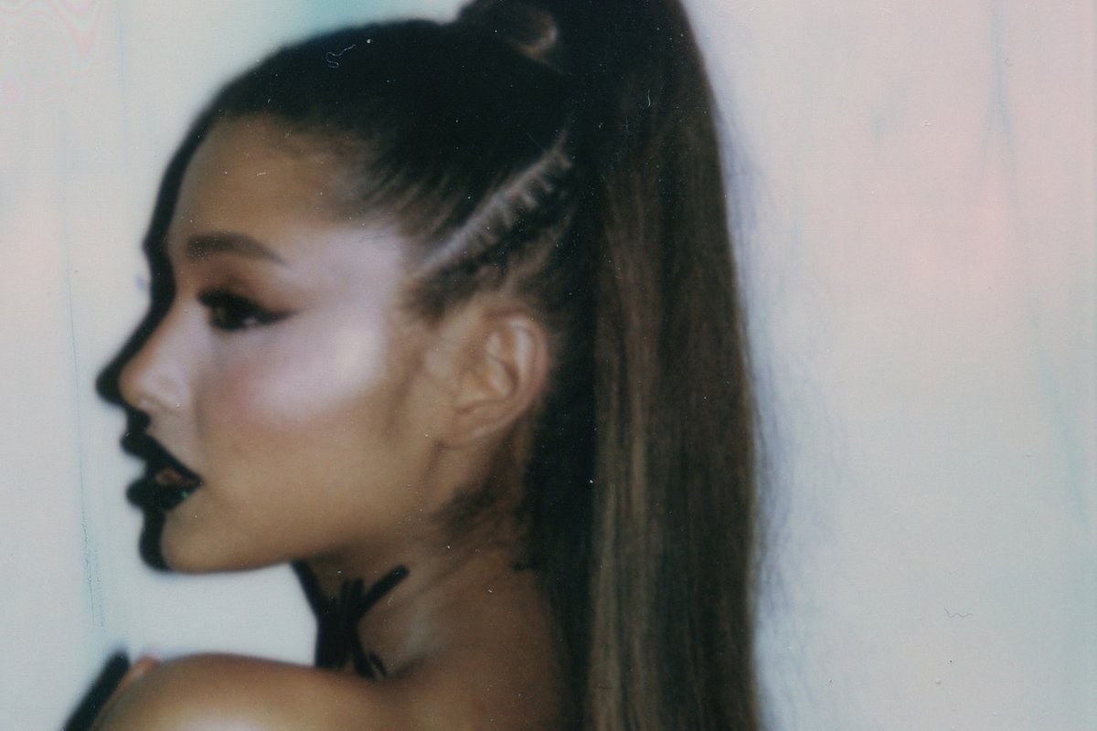 Jest nowy utwór, ale i jest cała płyta. Album "Thank u, next" Ariany Grande wreszcie dostępny