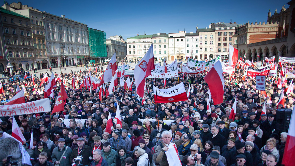 Środowiska Radia Maryja i "Solidarności" są bliskie porozumienia w sprawie wspólnego protestu w Warszawie pod koniec września - donosi "Rzeczpospolita".