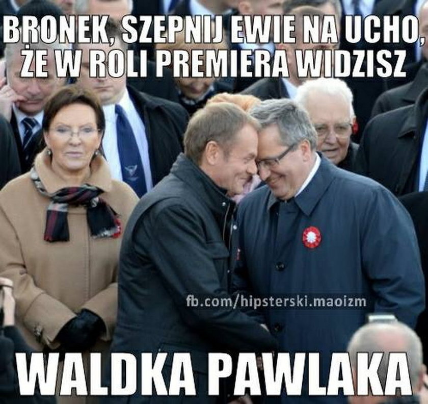 Jaja z premierów! Sieć kpi z rewolucji na Wiejskiej!