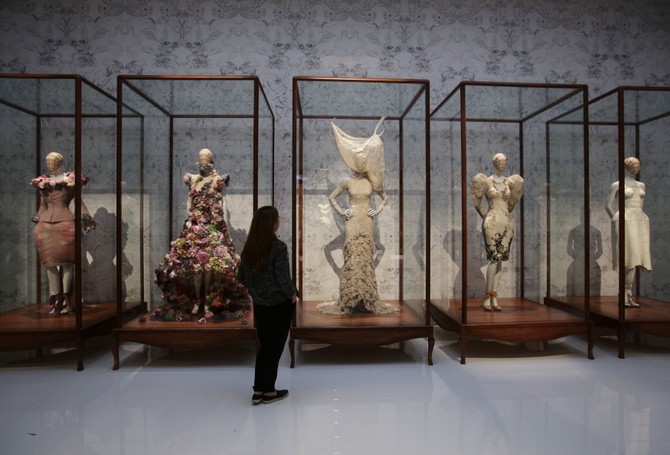 Izložba "Savage Beauty" u londonskom Muzeju Viktorije i Alberta