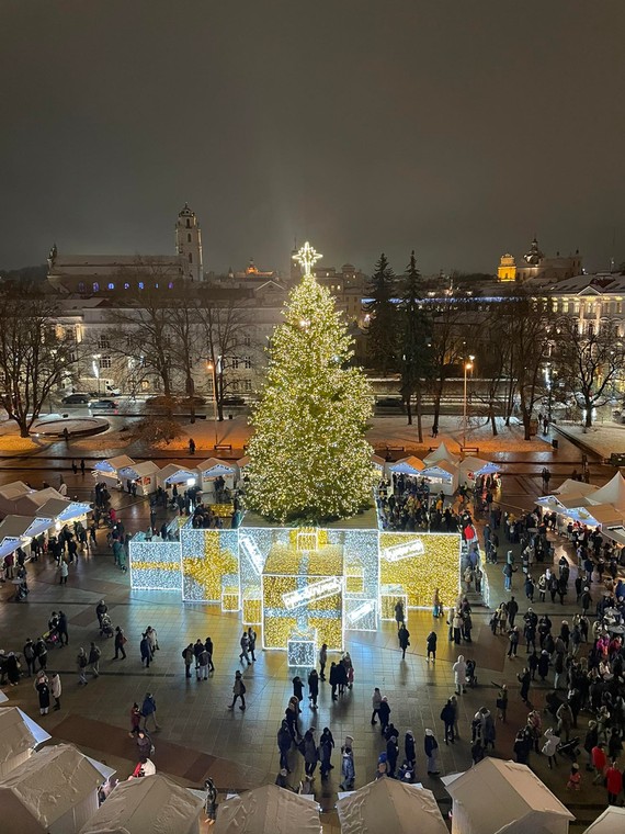 Widok na jarmark z Dzwonnicy