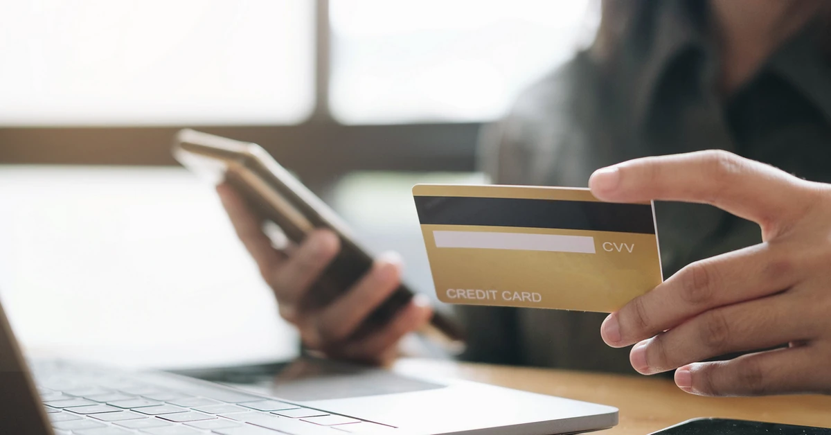 Rewolucja w wypłacie świadczeń. Karta zamiast gotówki dla imigrantów