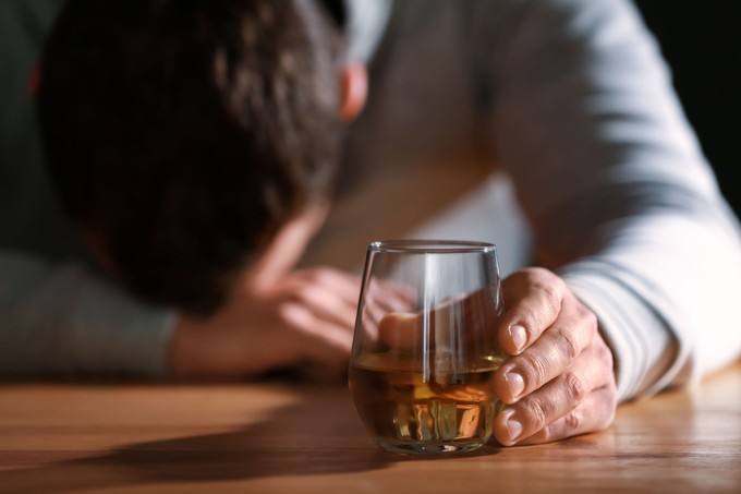 Az alkoholizmus következményei: ezek a betegségek alakulhatnak ki mellette!