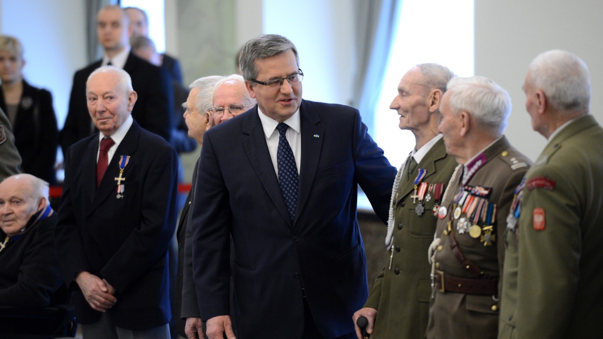 Z okazji Narodowego Dnia Pamięci Żołnierzy Wyklętych Bronisław Komorowski odznaczył w 18 osób. - Trwaliście na posterunkach walki o wolność, o niepodległość, o suwerenność Polski - mówił do zebranych prezydent.