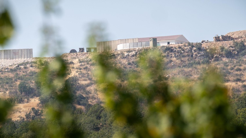 Nekoliko stanovnika je ostalo u Kani Masiju, gde je sada velika turska vojna baza (na slici) | Foto: Phil Caller