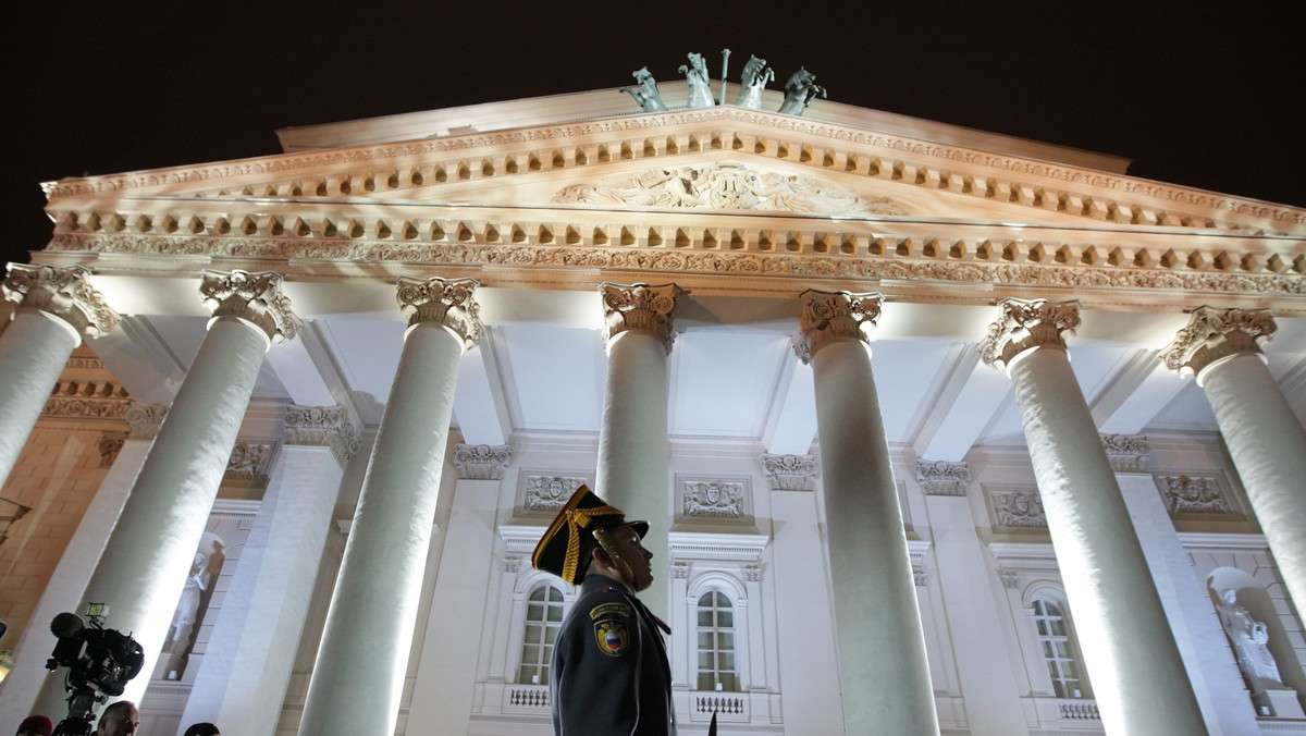 Prezydent Rosji Dmitrij Miedwiediew otworzył moskiewski Teatr Bolszoj po trwającej od 2005 roku rekonstrukcji. Remont, który kosztował blisko 700 milionów dolarów przywrócił historycznemu gmachowi jego XIX-wieczny blask. Restauratorzy usunęli z niego praktycznie wszystko, co było związane z ZSRR.