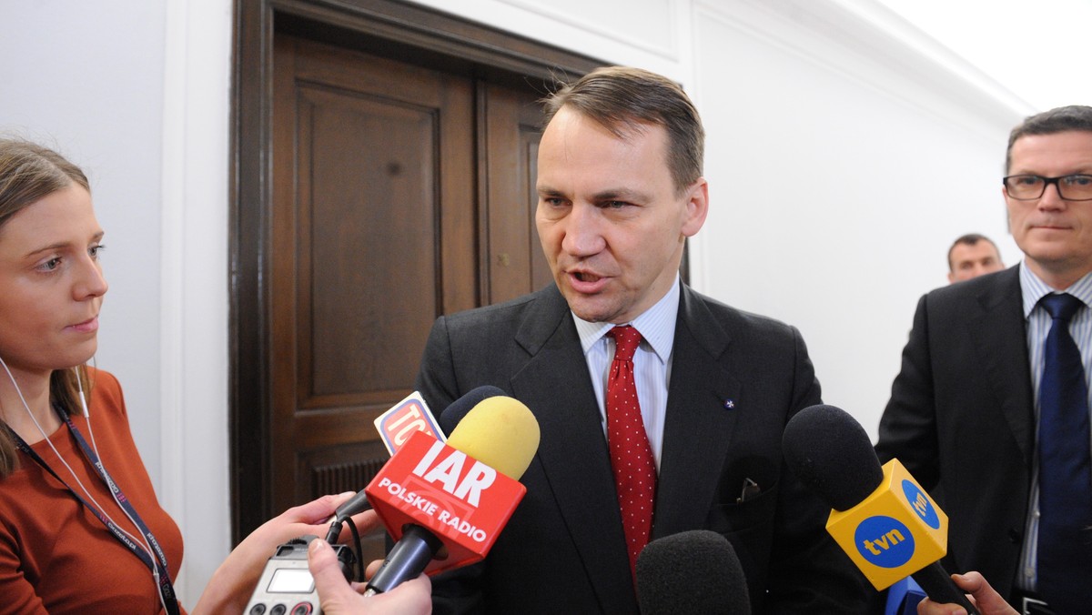 Szef MSZ Radosław Sikorski rozmawiał we wtorek wieczorem z Hryhorijem Nemyrią, bliskim współpracownikiem przebywającej w więzieniu byłej premier Ukrainy Julii Tymoszenko - dowiedziała się PAP od rzecznika resortu spraw zagranicznych.