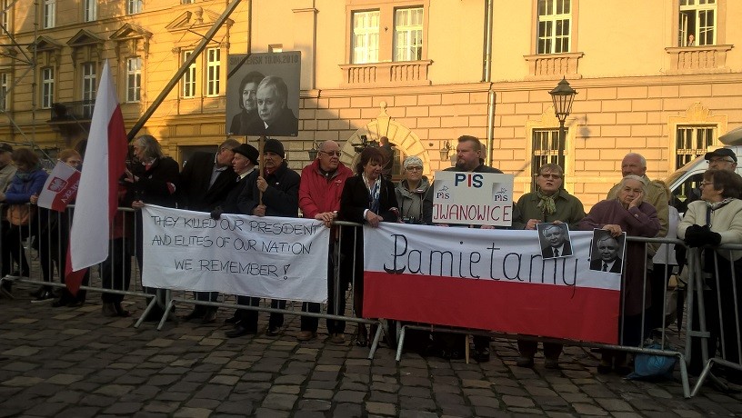 Rocznicowe obchody pochowania pary prezydenckiej na Wawelu