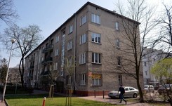 'Fakt': Urzędnicy wydający decyzje ws. zwrotu kamienic brali sowite nagrody od Gronkiewicz-Waltz