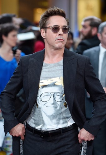 Robert Downey Jr. na premierze filmu 'Avengers: Czas Ultrona' w Londynie