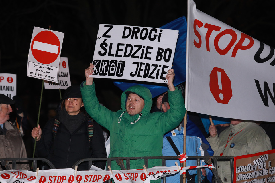 KRAKÓW WAWEL PROTEST (protest na Wawelu)