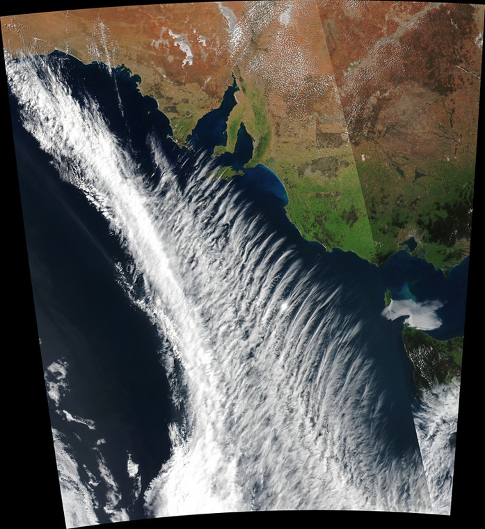 Nietypowe chmury u wybrzeży Australii