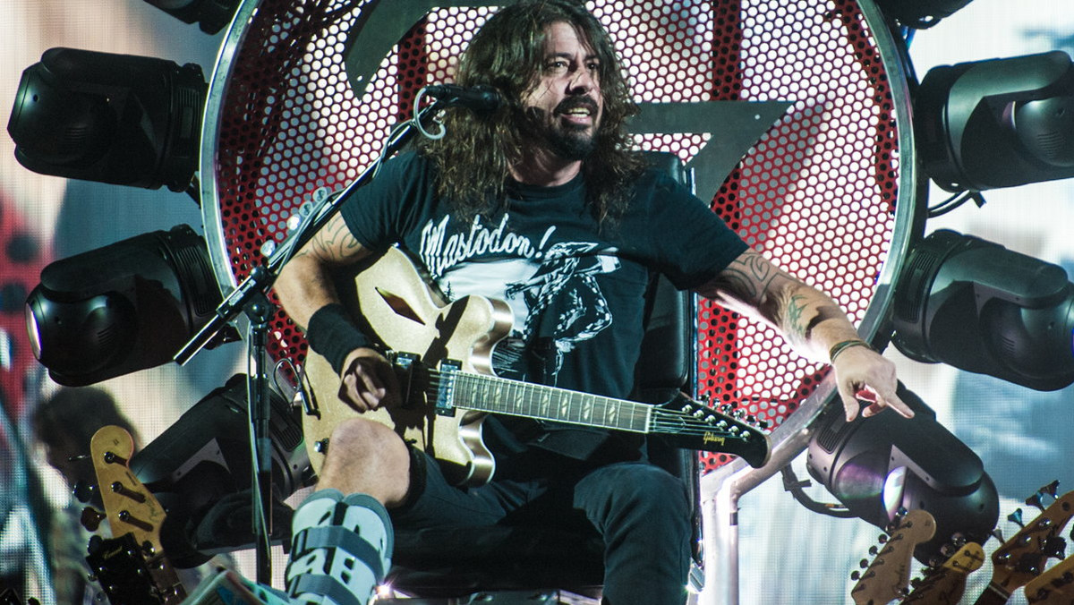 W ostatnich dniach światowe media muzyczne obiegła informacja, że grupa Foo Fighters zamierza zawiesić swoją działalność. Mówiło się, że członkowie zespołu nie dogadują się między sobą, a lider zespołu Dave Grohl chce rozpocząć karierę solową. Informacje te okazały się jednak nieprawdziwe, a zespół przedstawił swoje stanowisku w tym temacie publikując humorystyczny filmik.