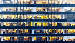 Nowe urlopy i reformy w umowach na okres próbny. Co się zmienia w kodeksie pracy?