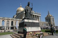 makulski licheń pomnik