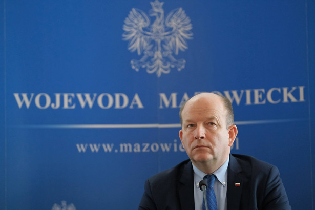 Warszawa, 09.03.2020. Wojewoda mazowiecki Konstanty Radziwiłł podczas konferencji "Bieżąca sytuacja na Mazowszu w związku z wystąpieniem pierwszego przypadku COVID-19 w województwie mazowieckim", 9 bm. w Warszawie. (olm) PAP/Mateusz Marek