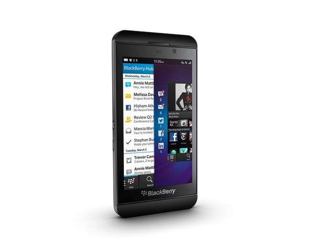 <b>BlackBerry Z10</b>
<br><br>
Dla BlackBerry, Z10 może się okazać ostatnią deską ratunku. Nie jest tajemnicą, że firma przeżywa obecnie problemy natury finansowej. Z10 to przede wszystkim świetny design oraz intuicyjny interfejs. Sprzętowo smartfon nie może rywalizować z takimi gigantami jak S4, czy HTC One, ale dwurdzeniowy procesor OMAP 4470 1,5Ghz i 2GB pamięci operacyjnej powinny wystarczyć do komfortowego korzystania z telefonu.