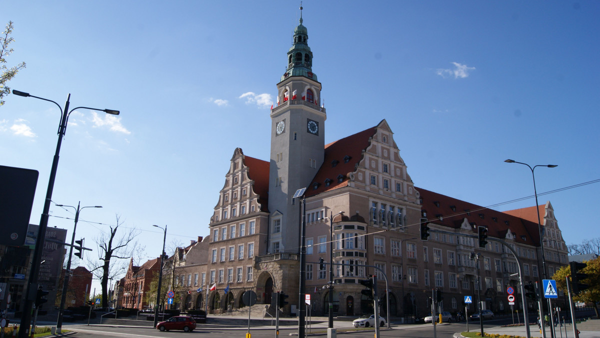 Olsztyńscy rajcy z komisji inwestycji i rozwoju pracują nad przygotowaniem administracyjnych podwalin pod powiększenie Olsztyna. Cała procedura może potrwać co najmniej kilka lat i nie ma gwarancji, że się powiedzie. Radni chcieliby jednak, by miasto było na nią gotowe.