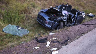 Tragedia na autostradzie w Niemczech. Trzy osoby nie żyją, a 19 jest rannych