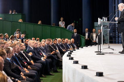 Kaczyński ostrzega banki. Wyższe odsetki od oszczędności albo podatek od zysków